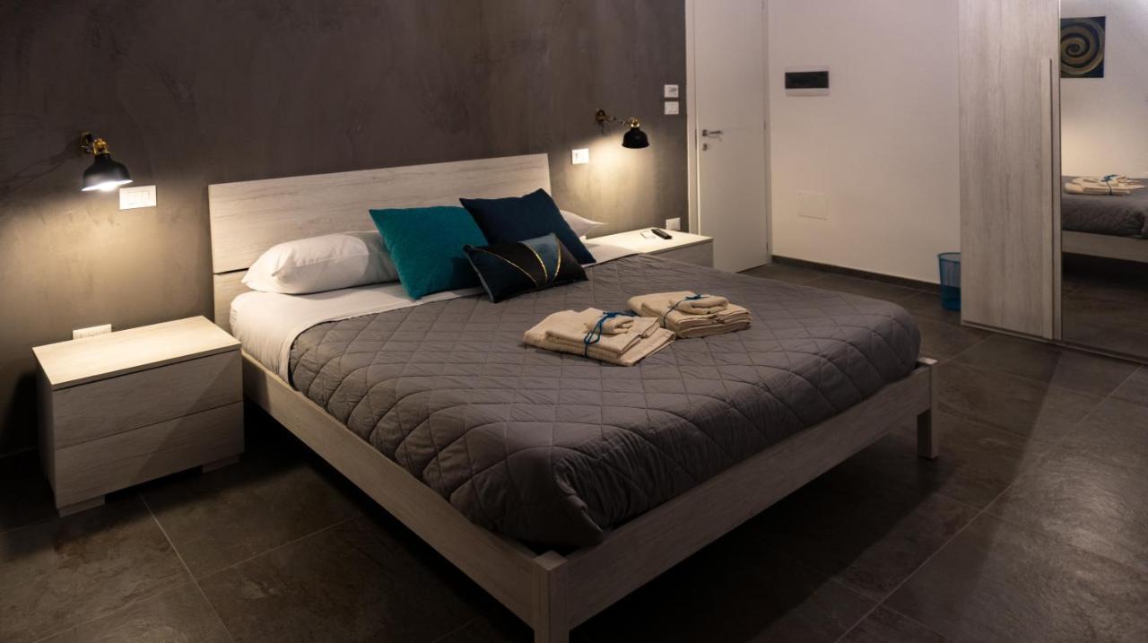 4 Balconi Rooms-Elements B&B 레체 외부 사진